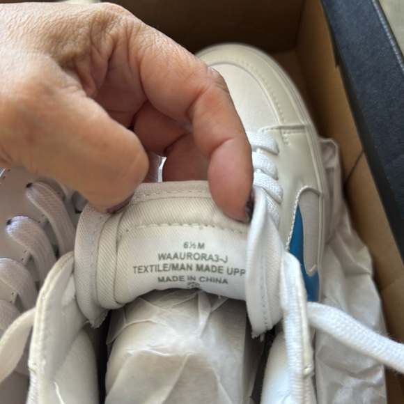 Airwalk Aurora3 White and Blue High-Top Sneakers - Picture 5 of 5